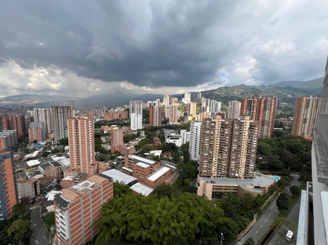 Apartamento de 3 alcobas en venta en Cañaveralejo, Medellín, 108 m² · foto 16 de 18