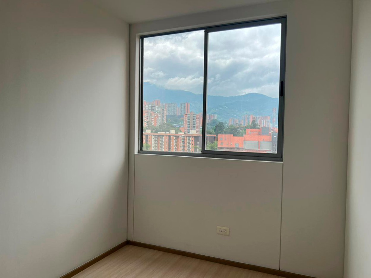 Apartamento en venta en Loma Del Chocho, Envigado · foto 10 de 16