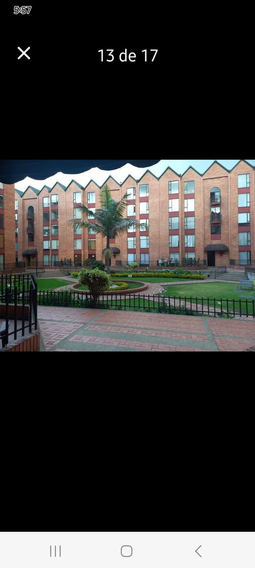 Apartamento de 3 alcobas en venta en Atenas, Bogotá, 126 m² · foto 2 de 17