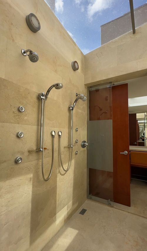 Casa de 4 alcobas en venta en Chico, Bogotá, 1000 m² · foto 10 de 19
