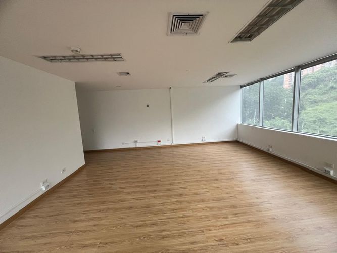 Oficina en arriendo en El Poblado, Medellín, 50 m² · foto 7 de 15