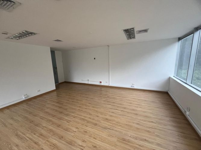 Oficina en arriendo en El Poblado, Medellín, 50 m² · foto 12 de 15