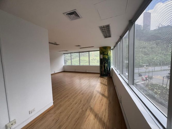 Oficina en arriendo en El Poblado, Medellín, 50 m² · foto 10 de 15
