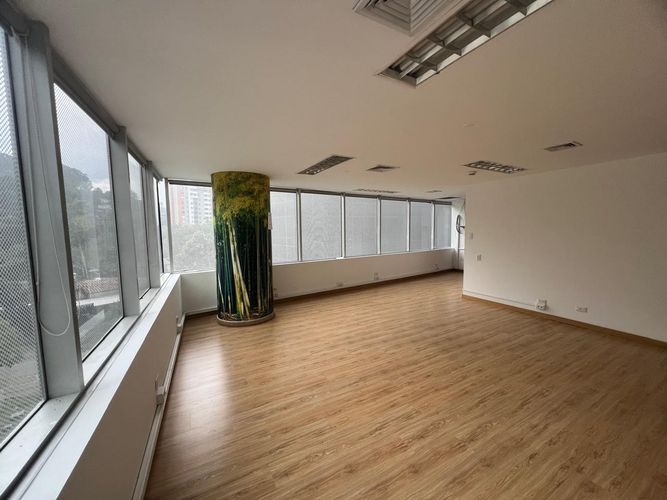 Oficina en arriendo en El Poblado, Medellín, 50 m² · foto 3 de 15