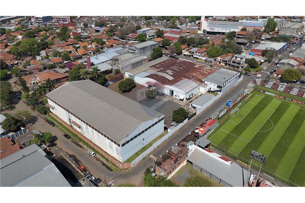 Importante propiedad comercial de 10.140 m2 de terreno (1 ha.) y 6.109 m2 de depósitos y oficinas, en el Barrio Centro de San Lorenzo Paraguay — foto 3