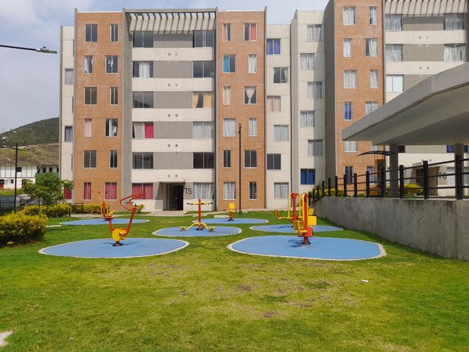 Apartamento de 2 alcobas en venta en Uaecd 007, Soacha, 46 m² · foto 3 de 24
