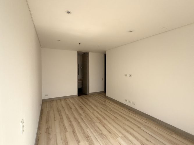 Apartamento de 3 alcobas en arriendo en El Poblado, Medellín, 172 m² · foto 11 de 18