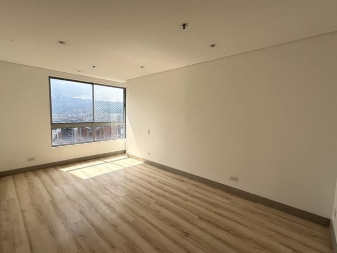 Apartamento de 3 alcobas en arriendo en El Poblado, Medellín, 172 m² · foto 9 de 18
