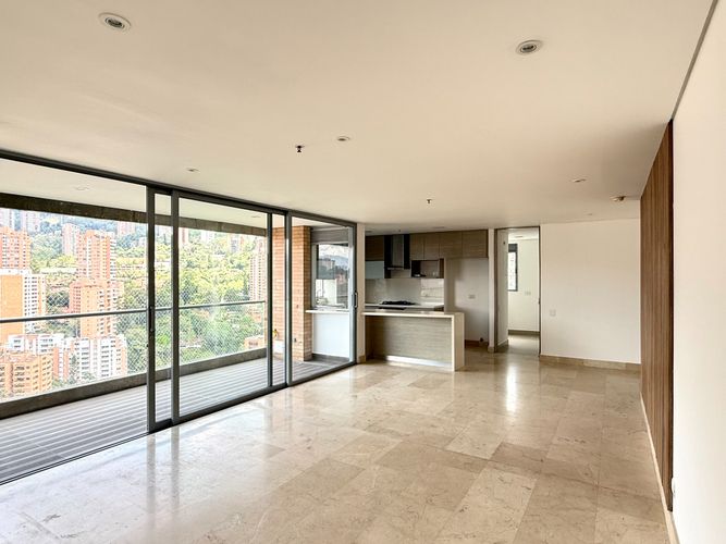 Apartamento de 3 alcobas en arriendo en El Poblado, Medellín, 172 m² · foto 2 de 18