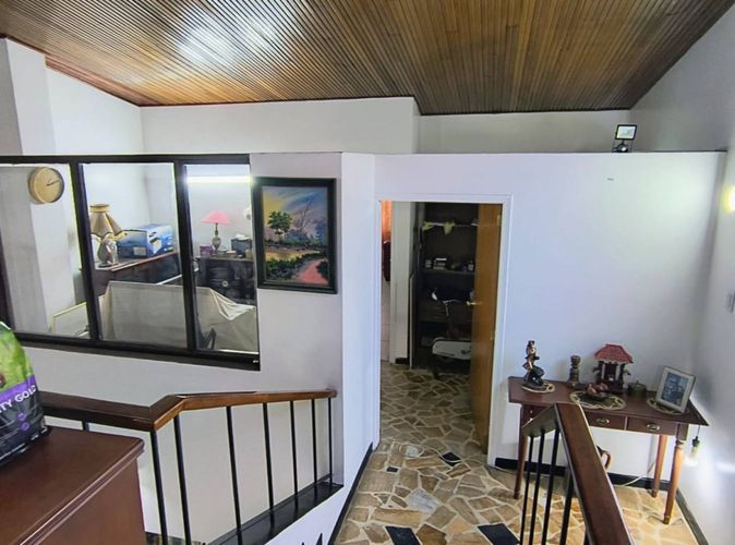 Casa de 5 alcobas en venta en Estoril, Bogotá, 320 m² · foto 16 de 23