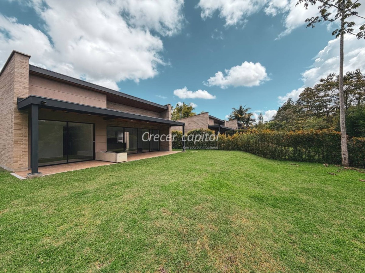 3BR House in Cabeceras de llanogrande (230 m²)