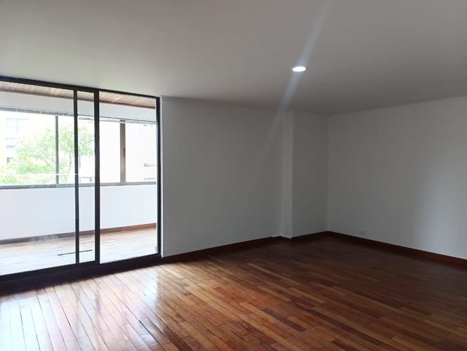 Apartamento de 3 alcobas en venta en El Poblado, Medellín, 198 m² · foto 5 de 20
