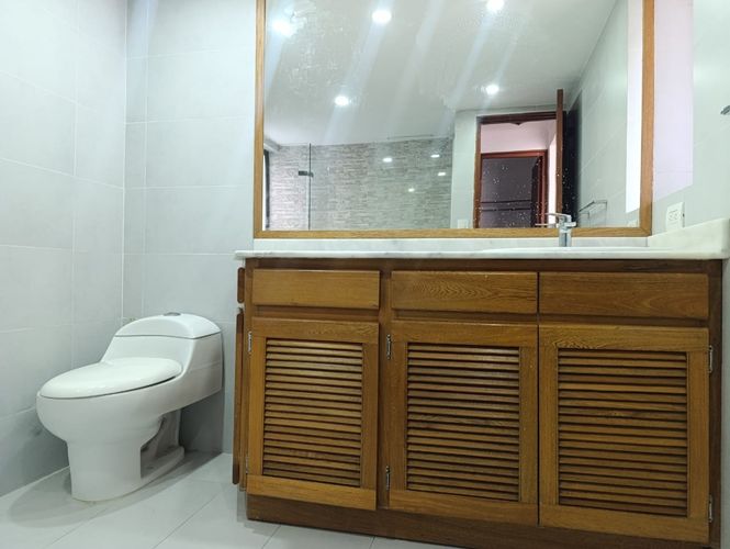 Apartamento de 3 alcobas en venta en El Poblado, Medellín, 198 m² · foto 18 de 20