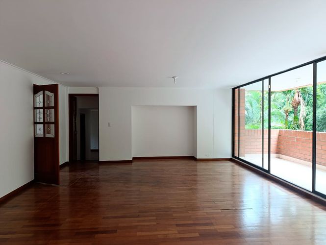 Apartamento de 3 alcobas en venta en El Poblado, Medellín, 198 m² · foto 12 de 20