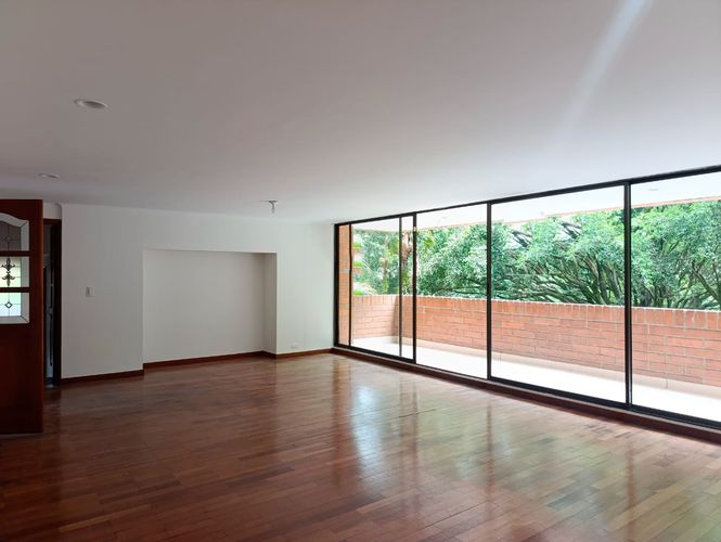 Apartamento de 3 alcobas en venta en El Poblado, Medellín, 198 m² · foto 13 de 20