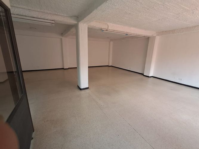 Local en arriendo en El Chagualo, Medellín, 90 m² · foto 3 de 8