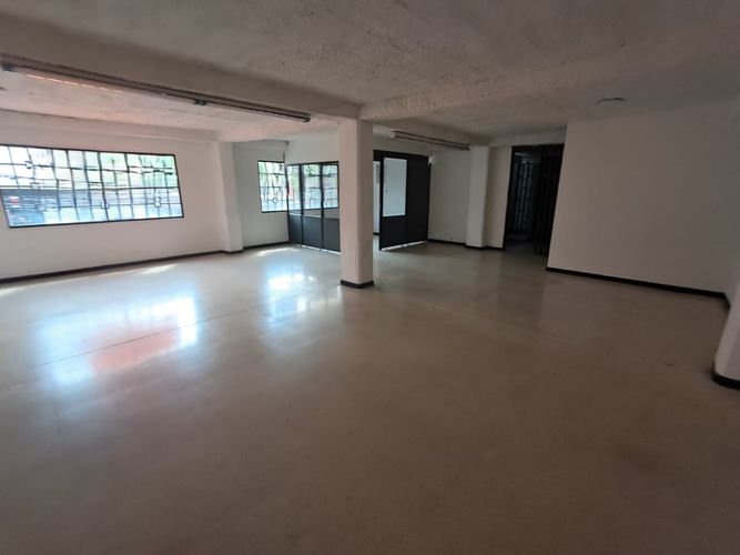 Local en arriendo en El Chagualo, Medellín, 90 m² · foto 6 de 8