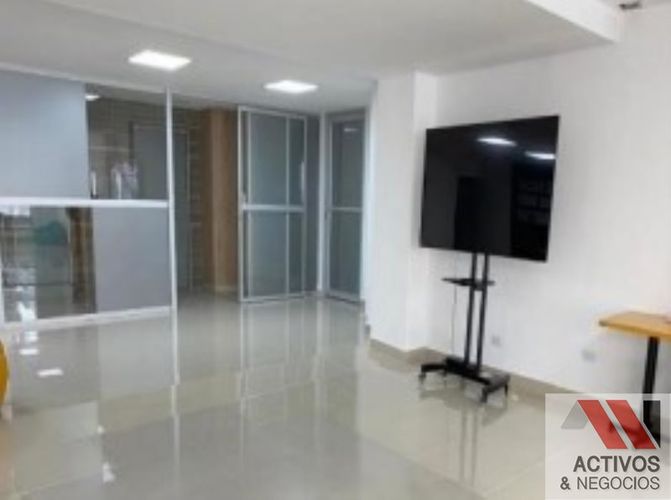 Oficina en arriendo en Estadio, Medellín, 210 m² · foto 2 de 9