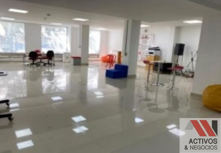 Oficina en arriendo en Estadio, Medellín, 210 m² · foto 4 de 9