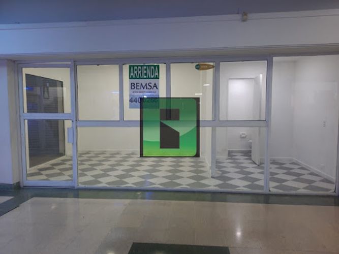 Local en arriendo en La Candelaria, Medellín, 23 m² · foto 2 de 14