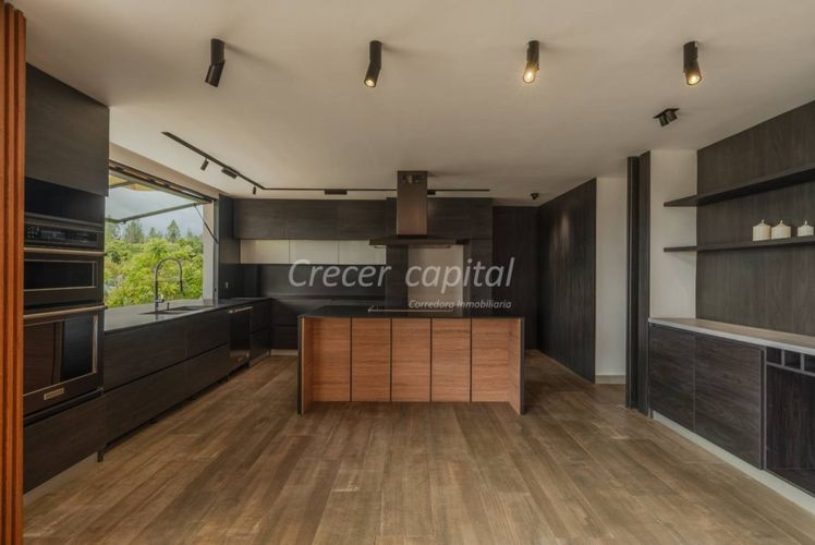 Casa de 5 alcobas en venta en Loma Del Escobero, Envigado, 507 m² · foto 4 de 9