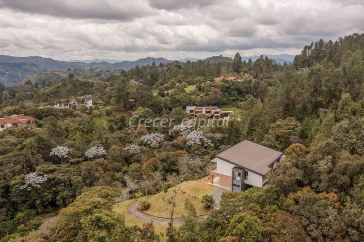 Casa de 5 alcobas en venta en Loma Del Escobero, Envigado, 507 m² · foto 9 de 9