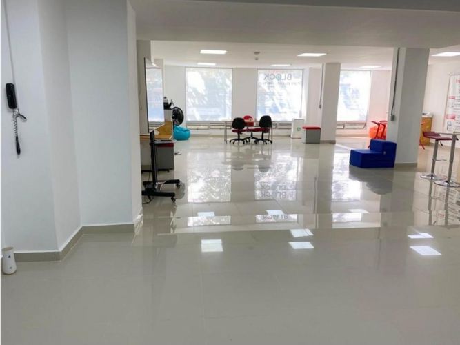 Oficina en arriendo en Estadio, Medellín, 313 m² · foto 8 de 8