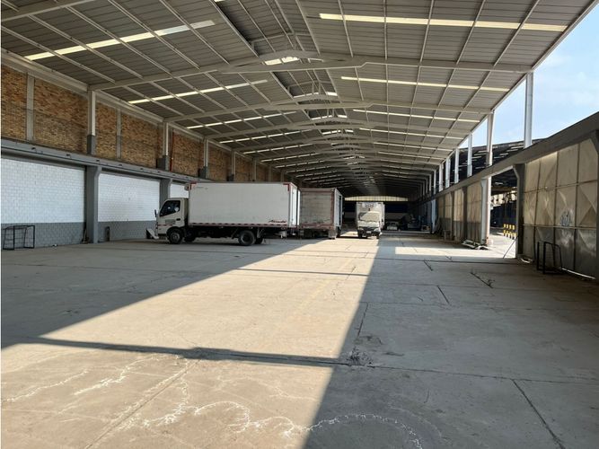 Bodega en venta en Cr. Cibeles, Madrid · foto 2 de 22