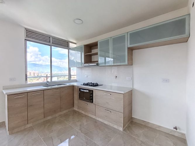 Apartamento de 3 alcobas en arriendo en Laureles, Medellín, 148 m² · foto 4 de 20