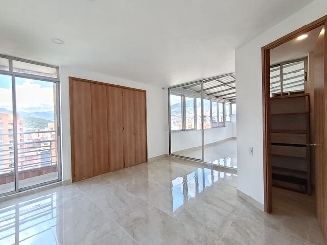 Apartamento de 3 alcobas en arriendo en Laureles, Medellín, 148 m² · foto 14 de 20