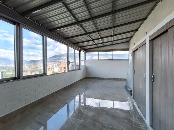 Apartamento de 3 alcobas en arriendo en Laureles, Medellín, 148 m² · foto 17 de 20