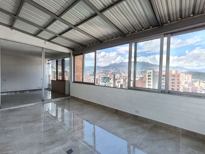 Apartamento de 3 alcobas en arriendo en Laureles, Medellín, 148 m² · foto 18 de 20
