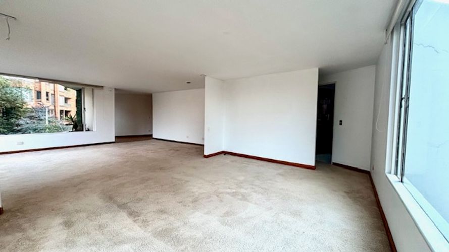 Apartamento en venta en Los Rosales, Bogotá · foto 3 de 24