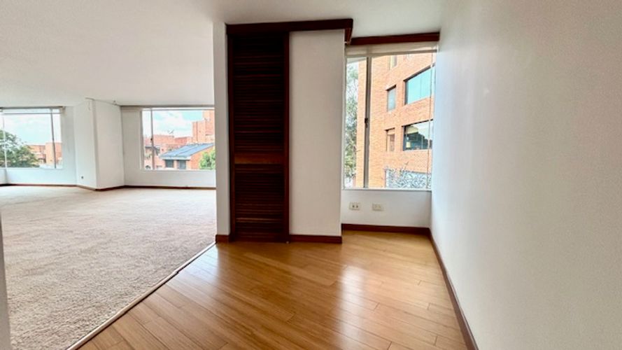 Apartamento en venta en Los Rosales, Bogotá · foto 4 de 24