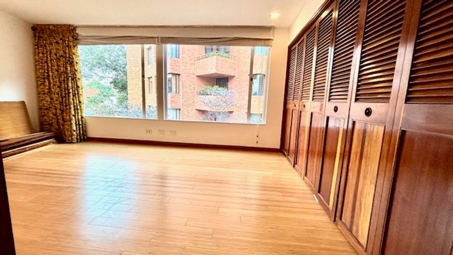 Apartamento en venta en Los Rosales, Bogotá · foto 9 de 24