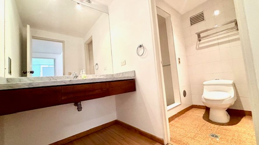 Apartamento en venta en Los Rosales, Bogotá · foto 12 de 24