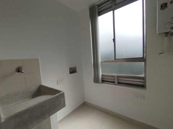 Apartamento de 3 alcobas en arriendo en El Poblado, Medellín, 80 m² · foto 13 de 15