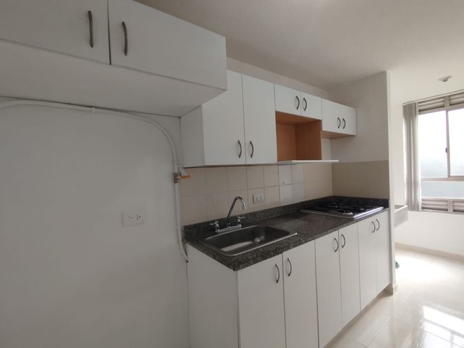 Apartamento de 3 alcobas en arriendo en El Poblado, Medellín, 80 m² · foto 14 de 15