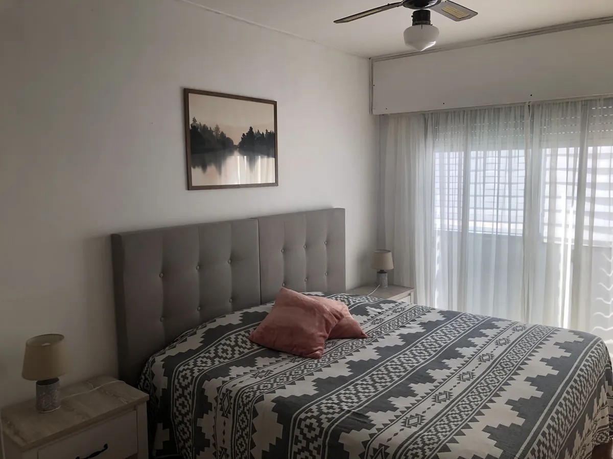 ALQUILER APARTAMENTO AMOBLADO 2 DORMS RAMBLA PUNTA CARRETAS · Foto 12