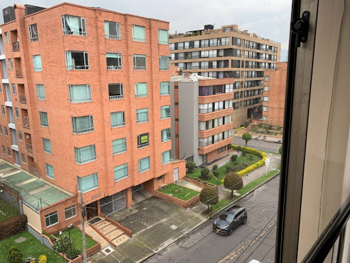 Apartamento en venta en Cedritos, Bogotá · foto 2 de 24