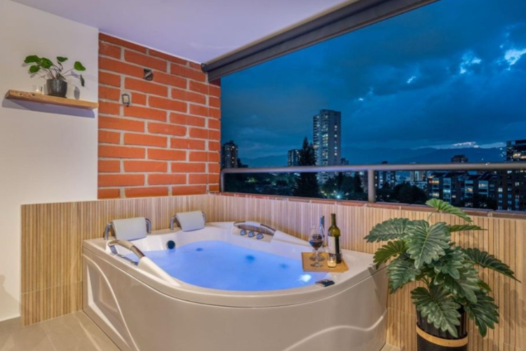Apartamento de 3 alcobas en venta en El Tesoro, Medellín, 193 m² · foto 16 de 24