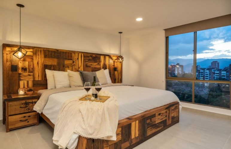 Apartamento de 3 alcobas en venta en El Tesoro, Medellín, 193 m² · foto 18 de 24