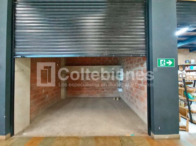 Local en arriendo en Laureles, Medellín, 17 m² · foto 2 de 11
