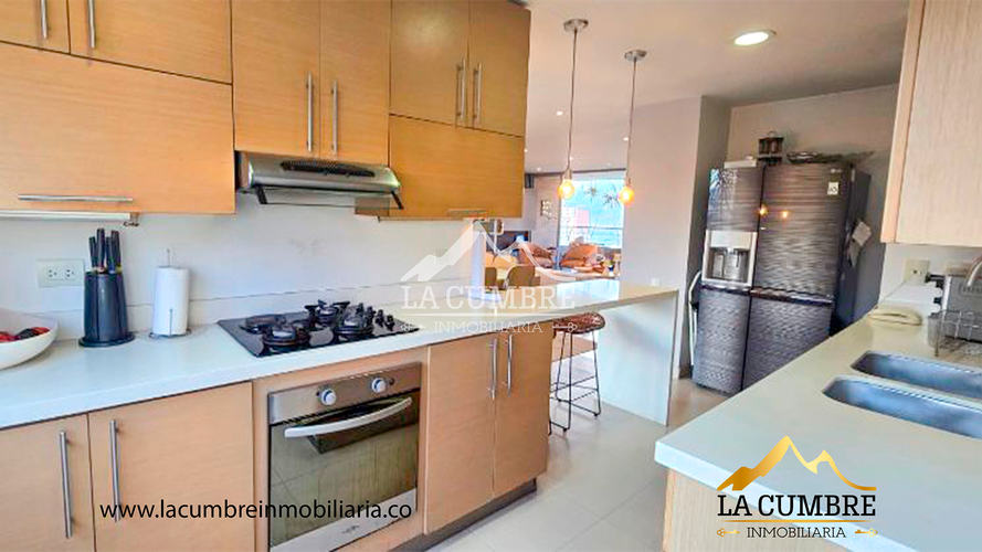 Apartamento de 3 alcobas en arriendo en El Poblado, Medellín, 200 m² · foto 7 de 12