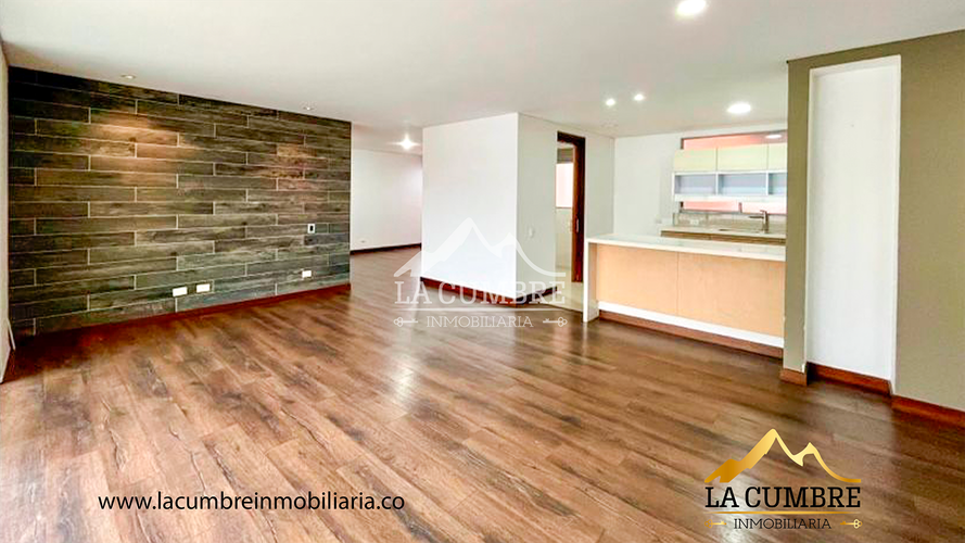 Apartamento de 2 alcobas en arriendo en Los Balsos, Medellín, 121 m² · foto 2 de 11