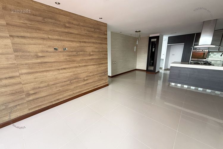 Apartamento de 3 alcobas en arriendo en Loma Del Indio, Medellín, 82 m² · foto 2 de 24