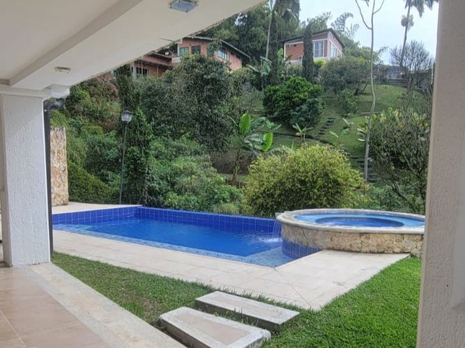 Casa de 5 alcobas en arriendo en El Estanquillo, Dosquebradas, 400 m² · foto 10 de 16