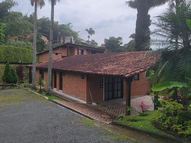 Casa de 5 alcobas en arriendo en El Estanquillo, Dosquebradas, 400 m² · foto 13 de 16