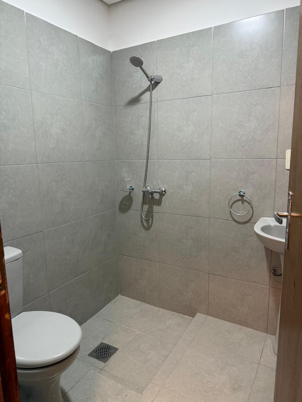 ALQUILO CASA EN  Fernando de la Mora, Zona Norte. Bajó de precio — foto 3