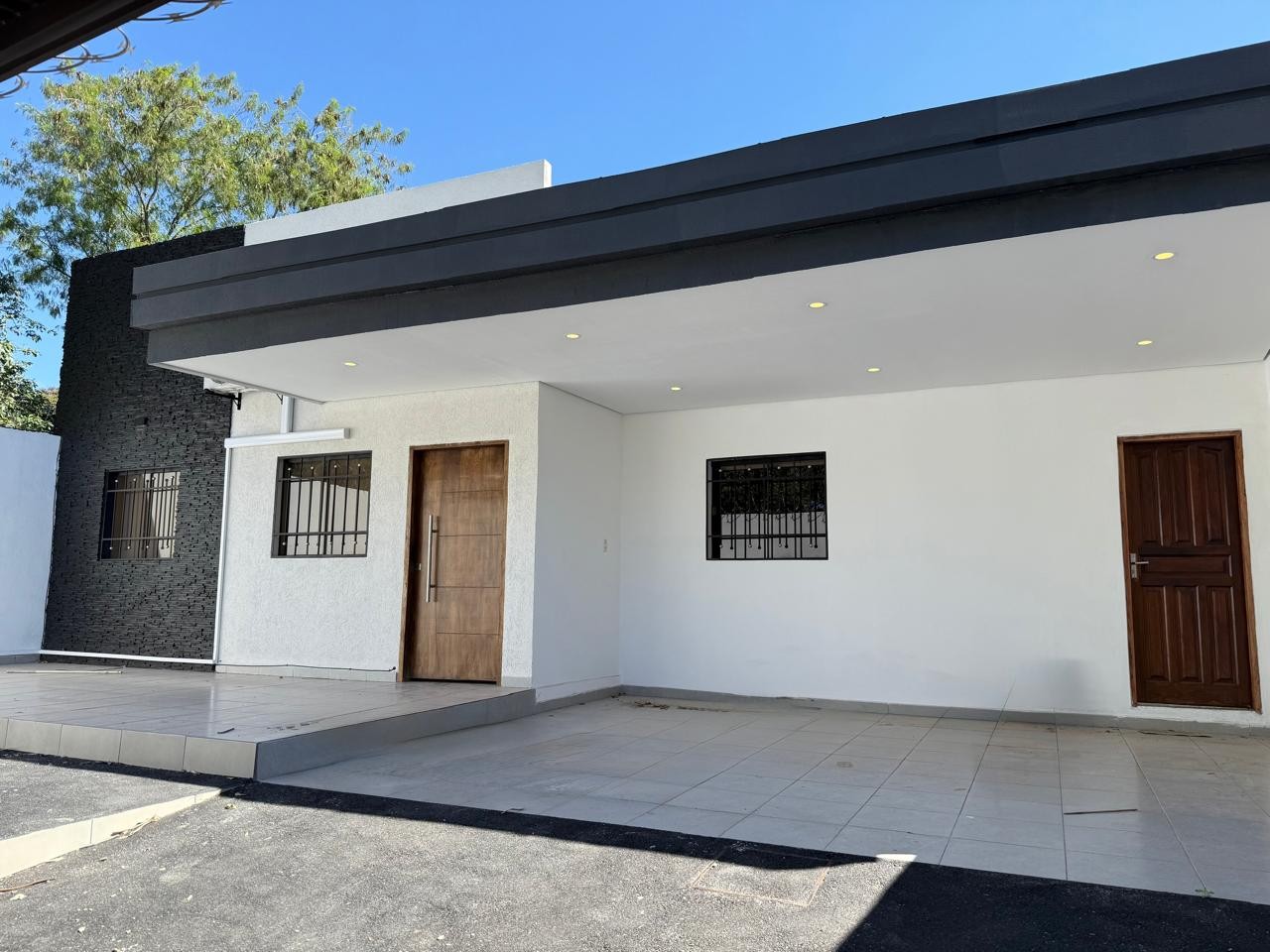 ALQUILO CASA EN  Fernando de la Mora, Zona Norte. Bajó de precio — foto 2